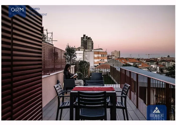 Orm - Almada Terrace Apartment