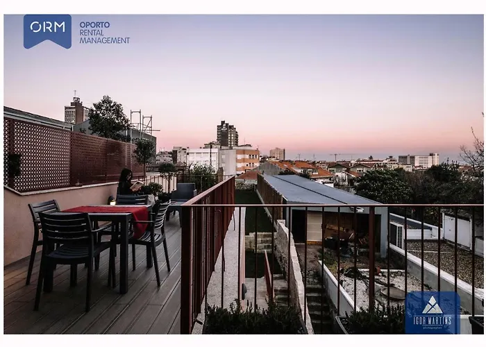 Orm - Almada Terrace Apartment